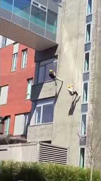 Download lagu Phil & Anne Pringle abseil