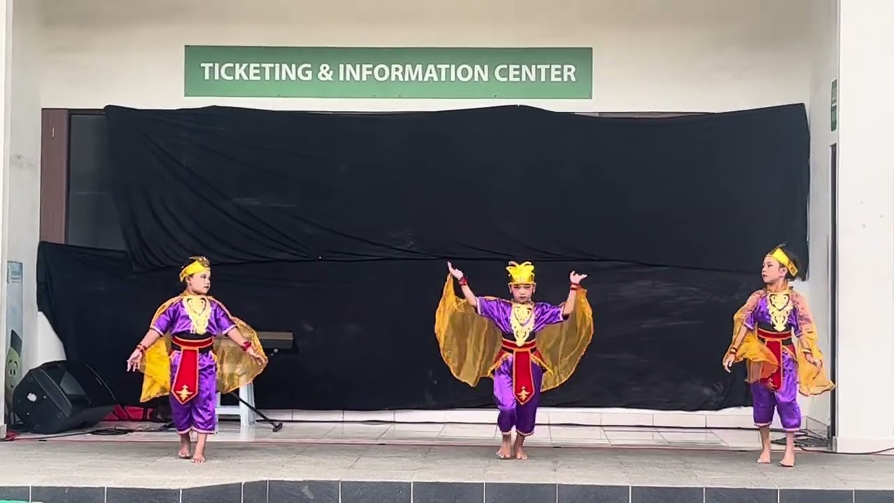 Tari kupu kupu manis