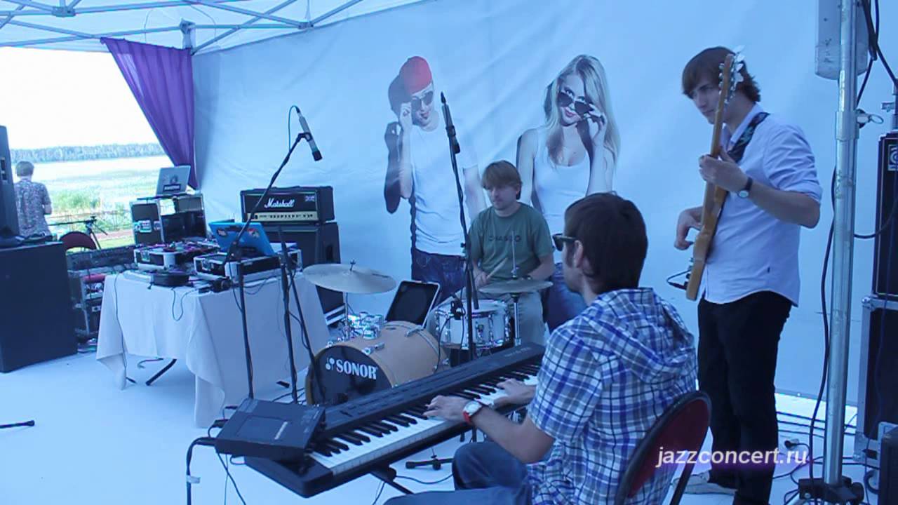 Лаунж группа из СПб: музыканты играют чилаут, эйсид-джаз