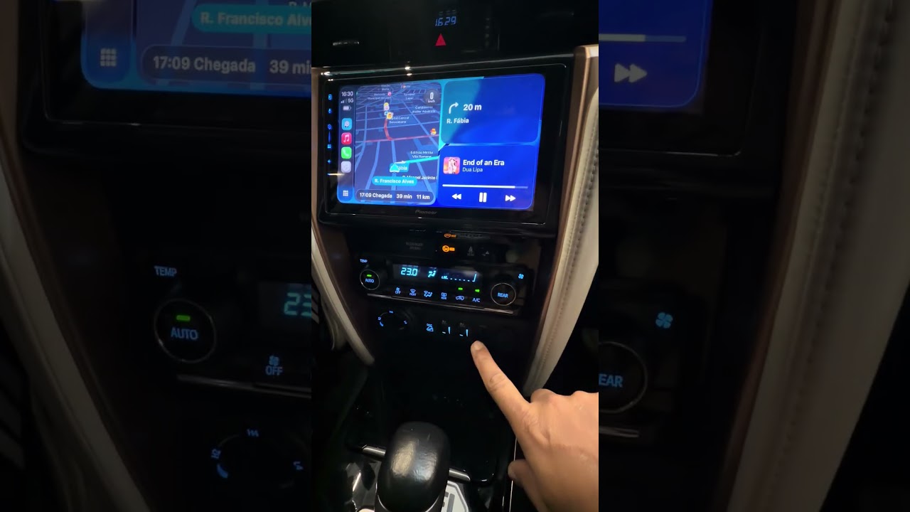 Toyota SW4 209 | Substituição Mídia JBL x Pioneer 9”