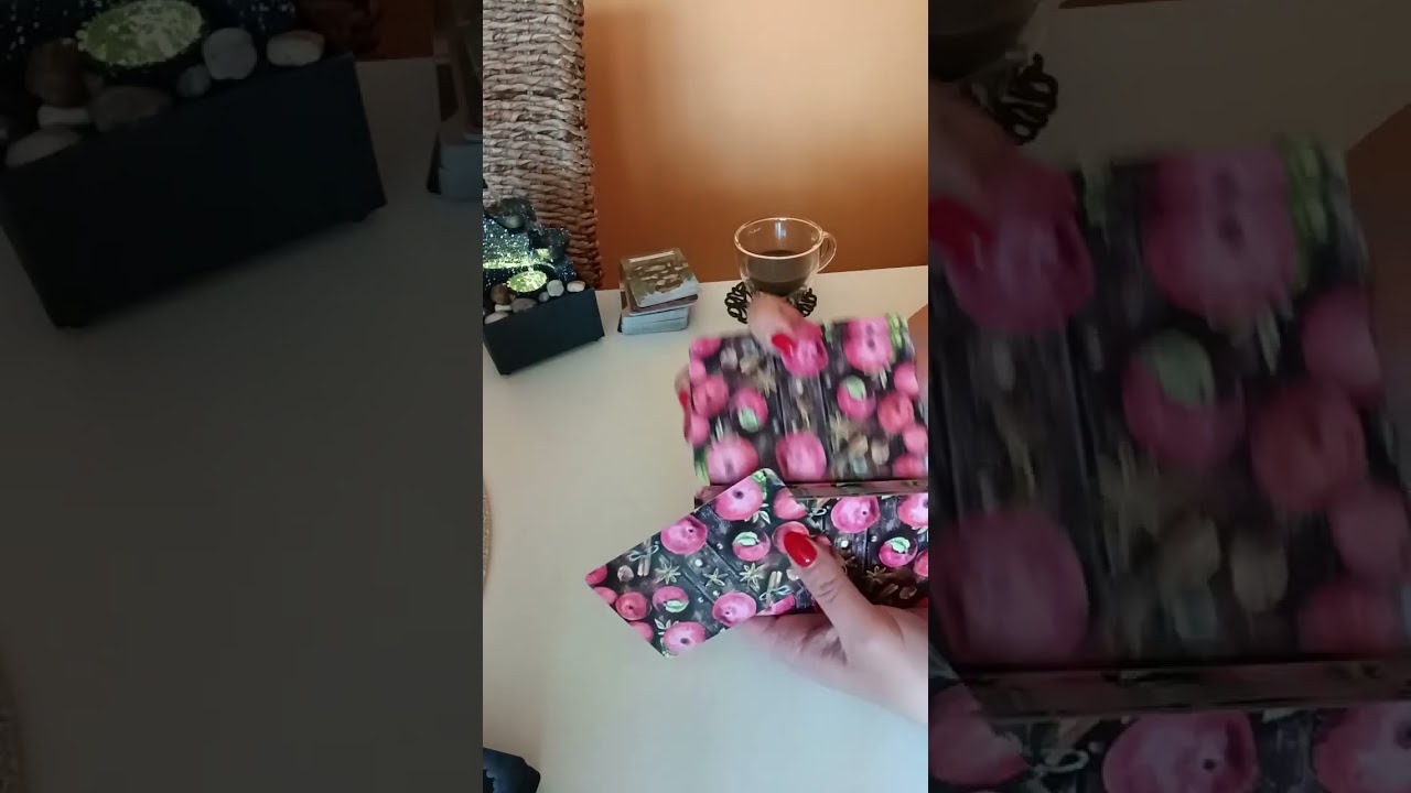 Какво се случва между тях/съперницата