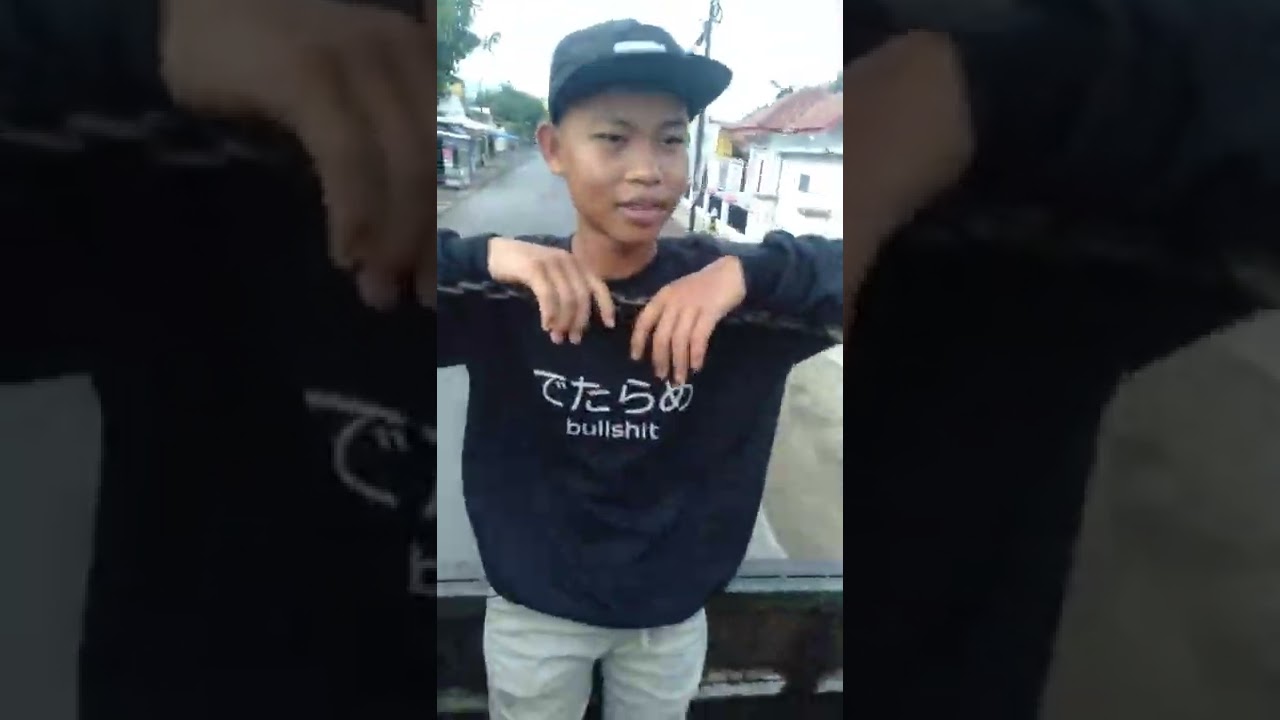 waktu kemarin"....lagih di perjalanan mau manggung putra balebat