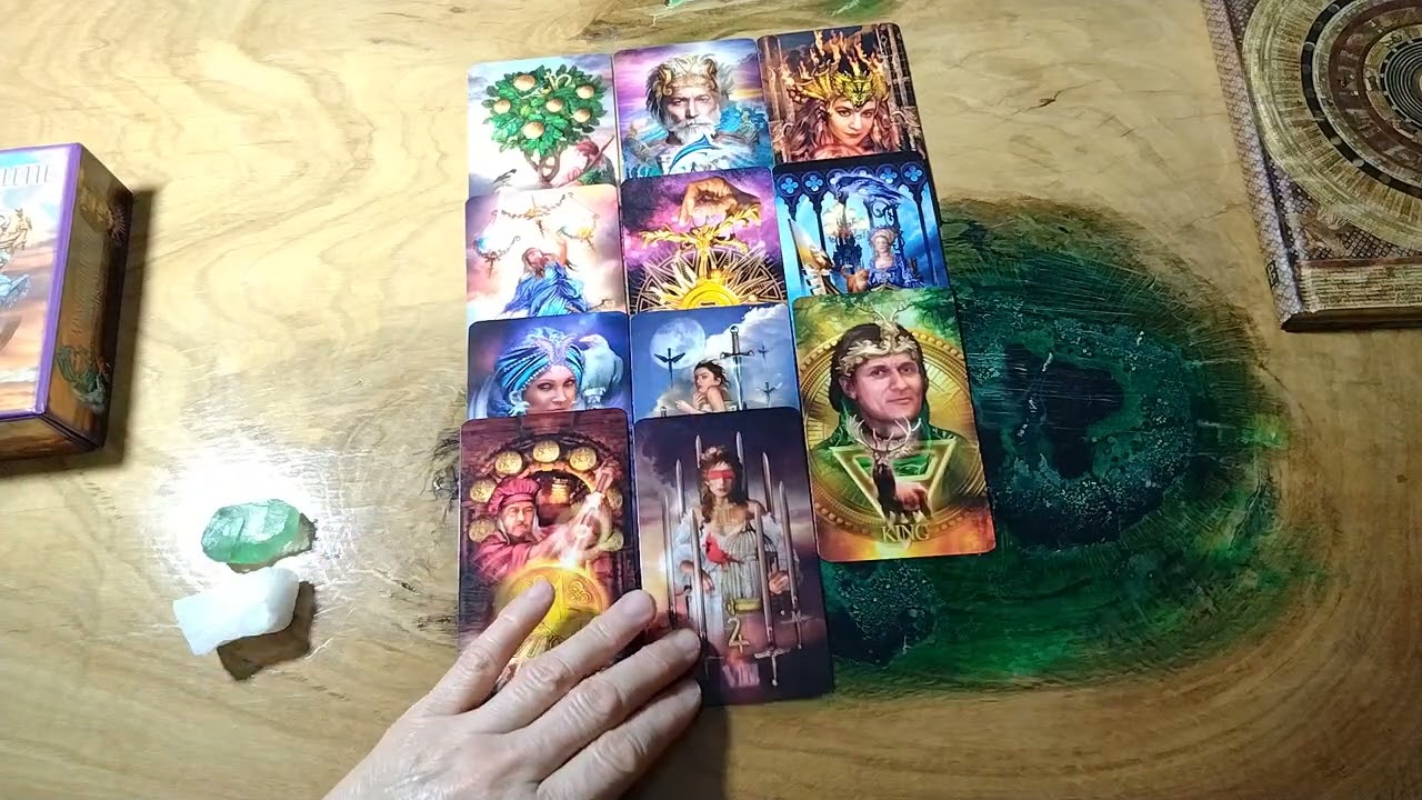 🌀 ZAGUBIENI W UCZUCIACH DO SIEBIE jak w jakimś labiryncie. Karty dają szansę wyjścia z niego.🍀