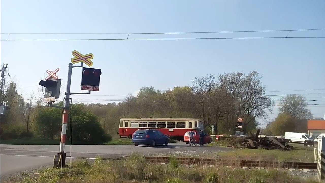 Železniční přejezdy (AŽD 71) Mělník - Blatecká + Motoráček KŽC