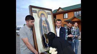 Делегация из Грузии с иконой св. Гавриила Самтаврийского