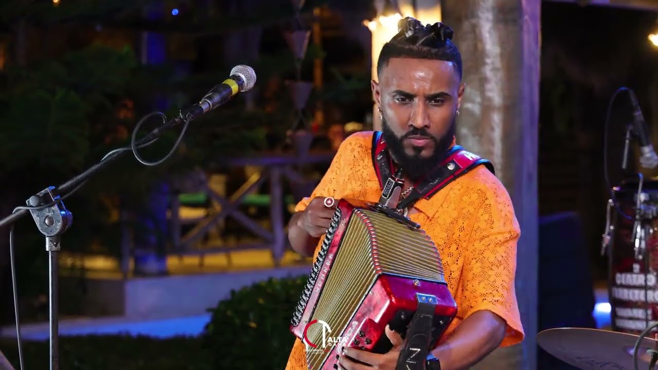 El Diamante Negro - El Comisario En Vivo Para Chipeo