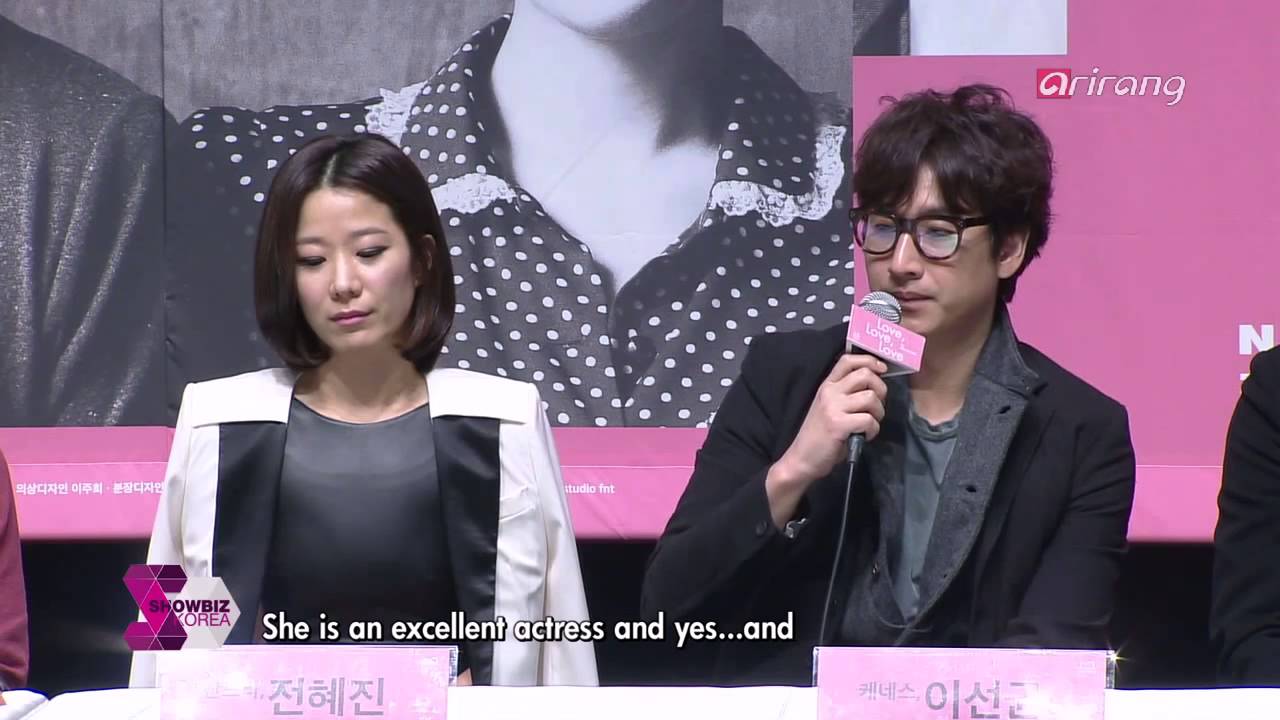 Showbiz Korea - Lee Sun-kyun and Jeon Hye-jin couple star together in the  play 'Love Love Love' - YouTube