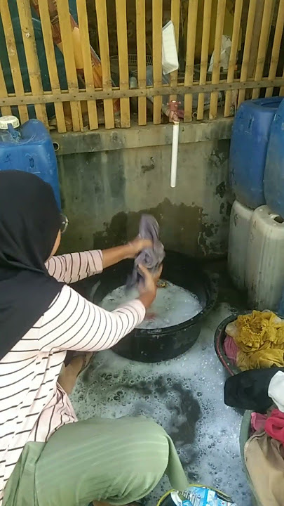 temenin aku nyuci baju yuk