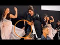 Shahrukh Khan HOLD Rani Mukerji Saree At Kuch Kuch Hota Hai 25 Years Celebration