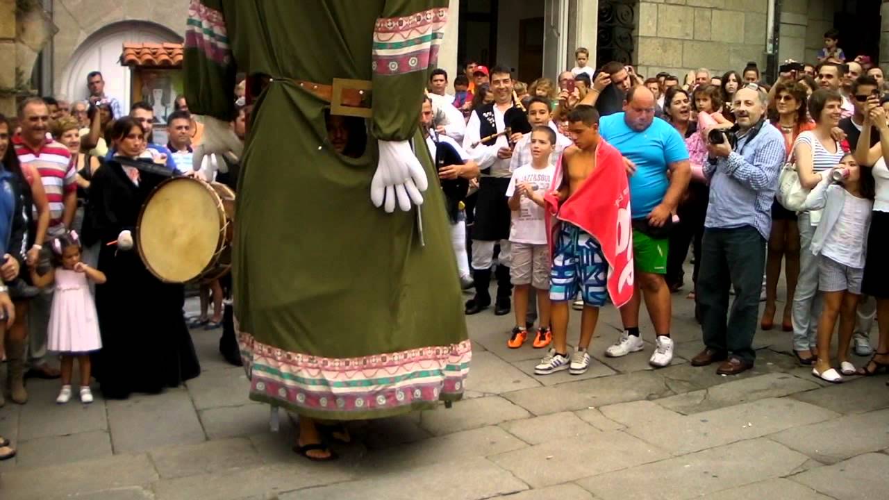 2 históricos cucañeros bailando los mómaros