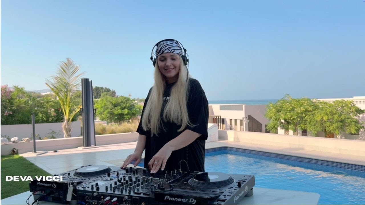 DEVA VICCI - Мелодичный техно-диджейский микс | Оман