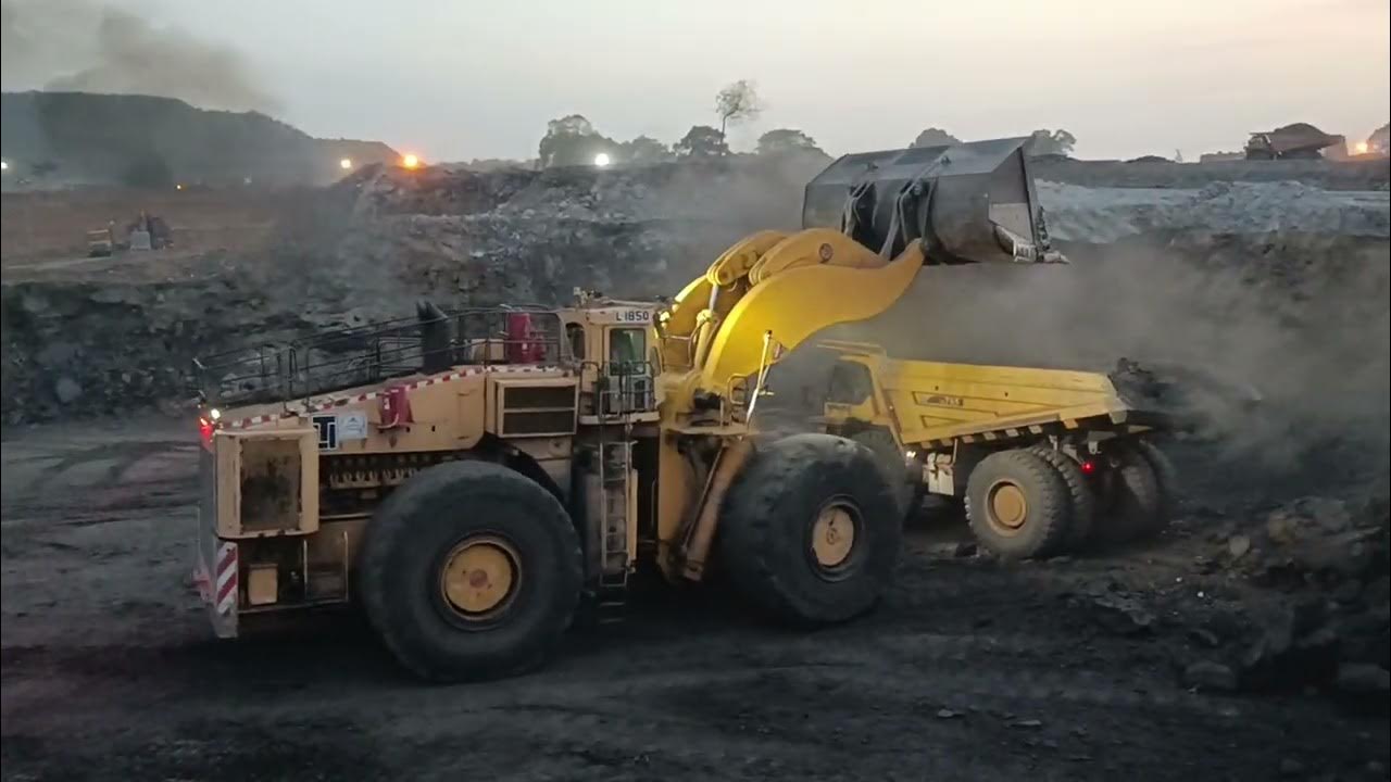 Loading big the world’s biggest frontend wheel loaders1850 YouTube