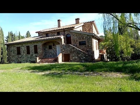 Видео: Тосканская деревенская вилла обертывает минимализм в теплом