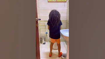 لما تكون عايز تدخل الحمام اسر فهمى 