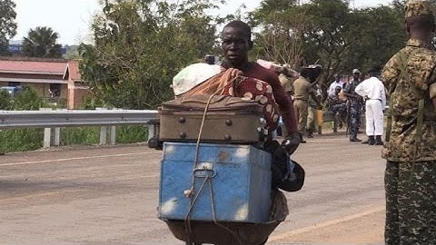 Thousands flee into Uganda from South Sudan
