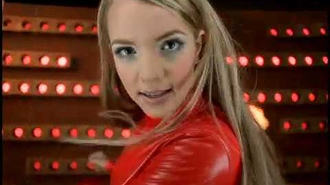 Britney Spears - "Oops! ... I Did It Again" (Uncut Video)