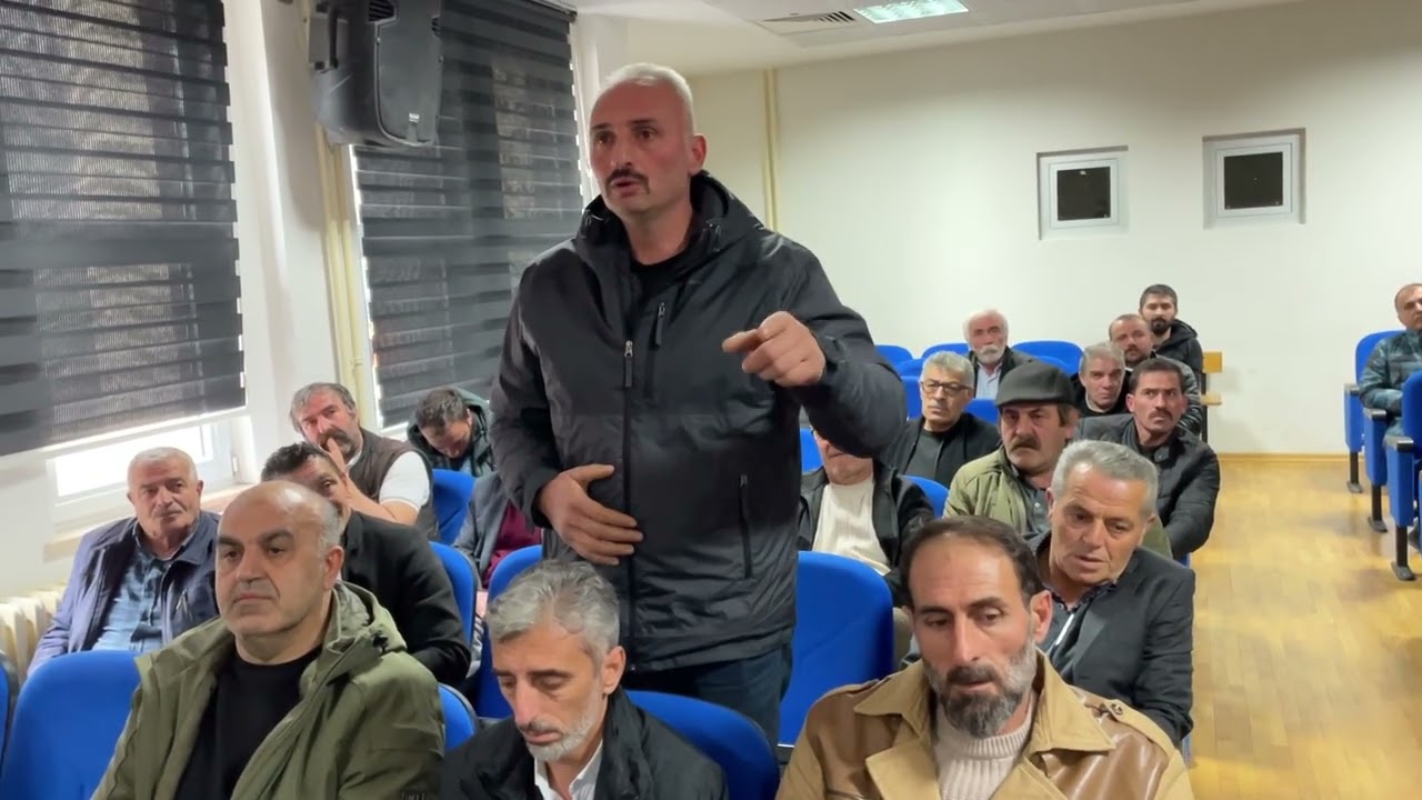 ARTVİN YUSUFELİN DE MUHTARLAR  TOPLANTİSİ