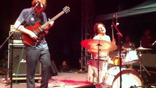 Deerhoof - Dummy Discards A Heart (Live Jakarta)