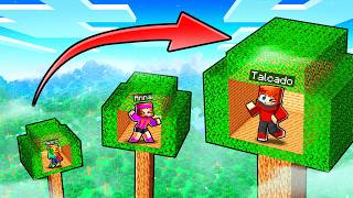 CABANE MINUSCULE vs GÉANTE CANANE dans les ARBRES sur Minecraft !
