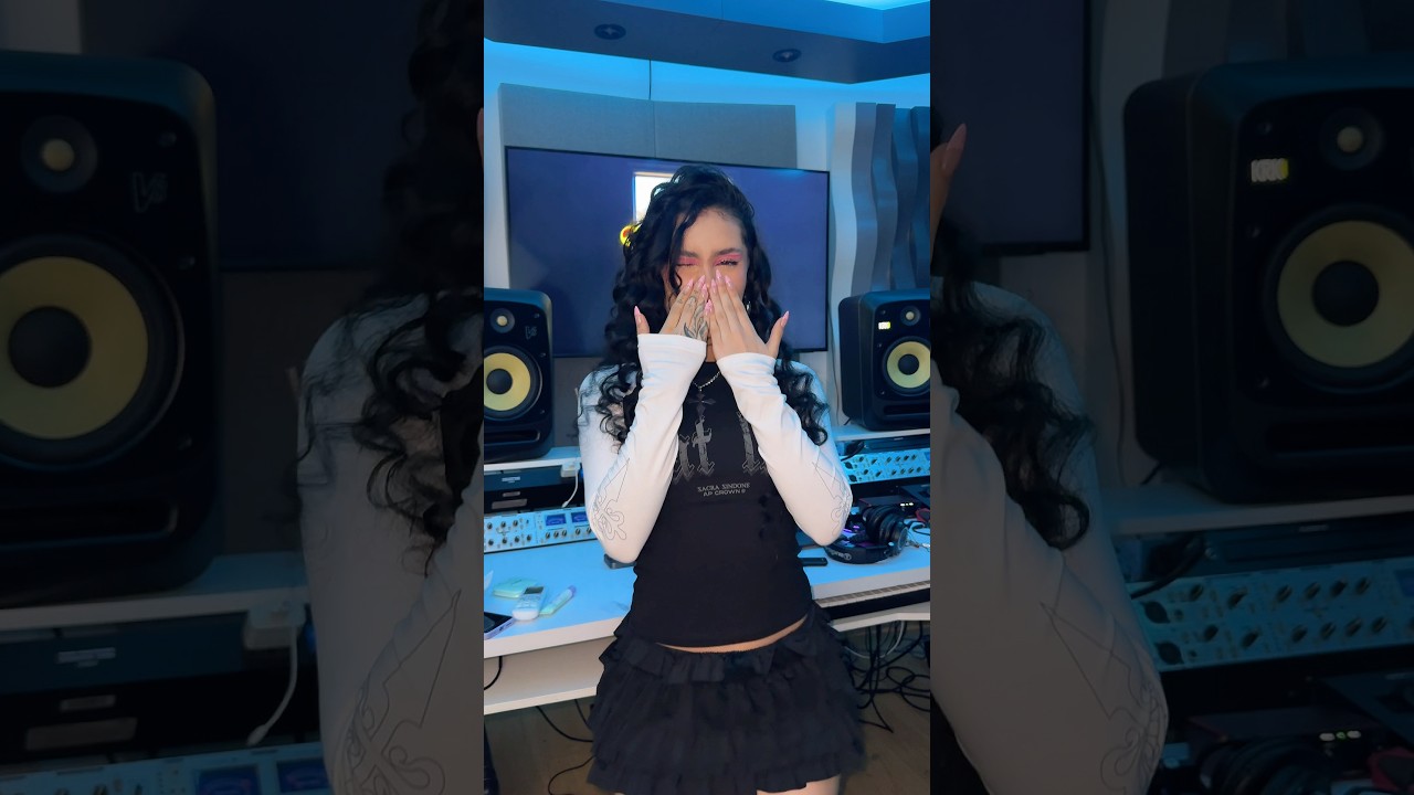 Watch La gatita está preparada para salir 🐈⬛🖤✨ #gata #koora #musica #colombia #españa #release on YouTube Watch La gatita está preparada para salir 🐈⬛🖤✨ #gata #koora #musica #colombia #españa #release on YouTube