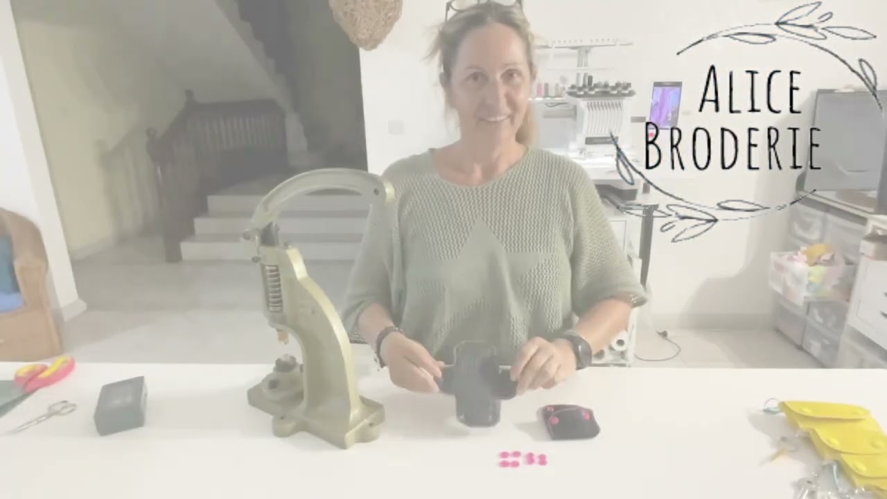 Tutoriel broderie machine, réalisation  pochette  en ITH offert sur le site Alice broderie.com