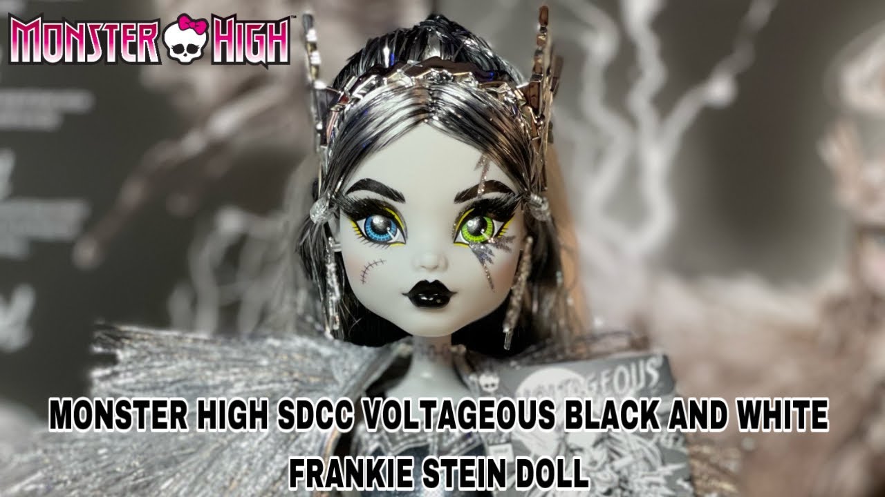 Monster High SDCC Voltageous Frankie Stein 2022 Black & White Mattel IN ...