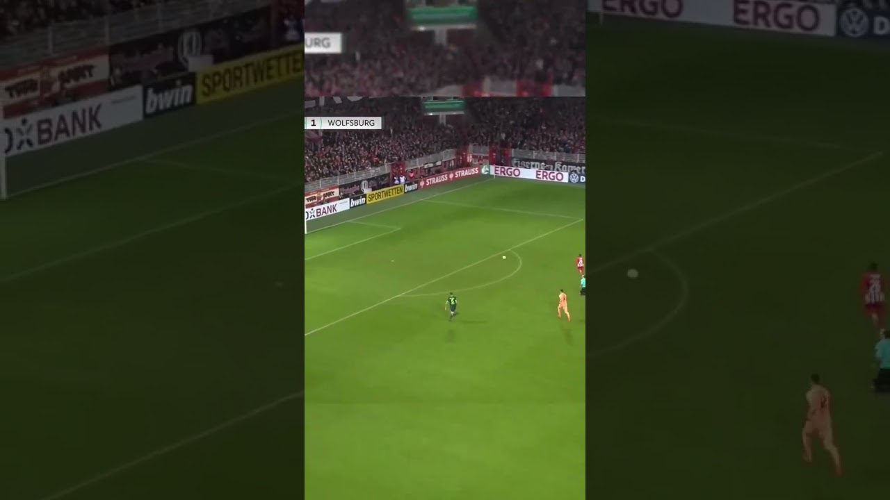 Reported Liverpool target Micky van den Ven 👀⚡️