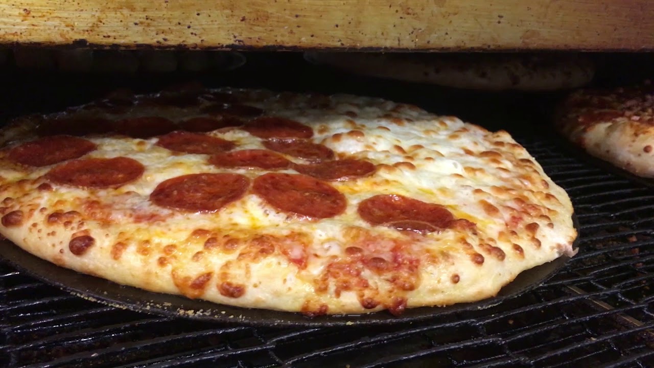 Logan Utah's Fox's Pizza Den YouTube