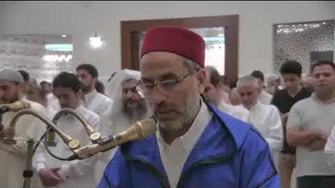 قصة موسى وأخوه هارون مع فرعون  سورة الشعراء....بصوت القارئ المغربي يونس اسويلص