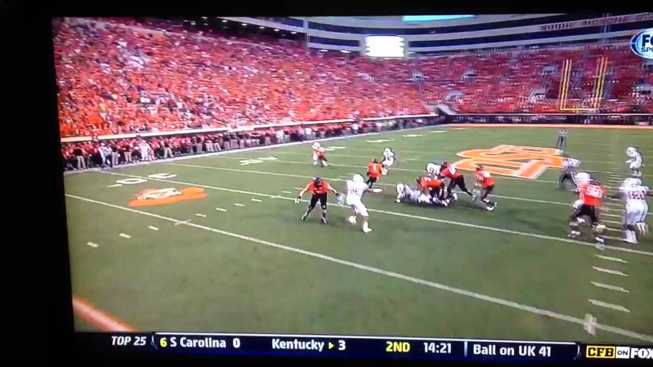 Randle does the shimmy against Texas