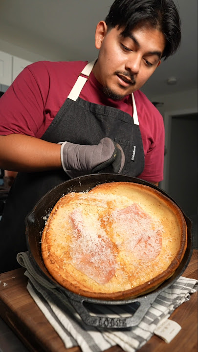 Eating thr DUTCH BABY! good for brunch or a late night snack. #brunch