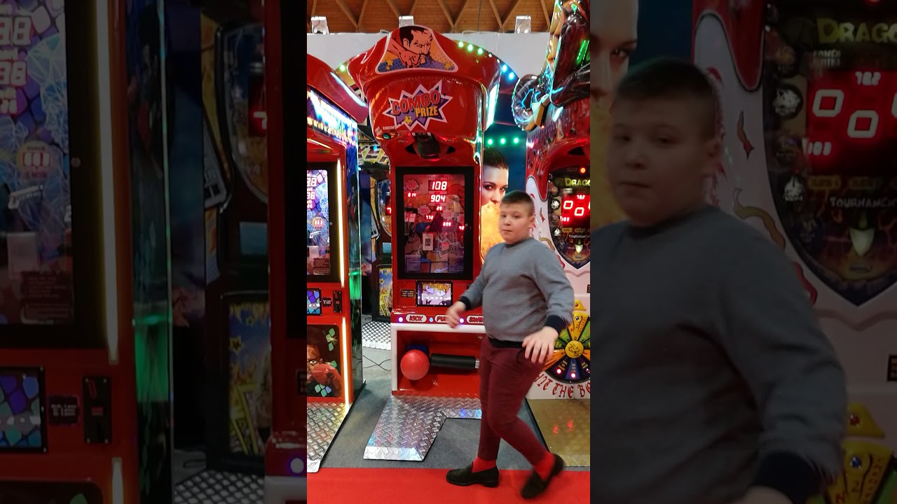 Kalkomat Boxer Boxing Machine - Combo Prize