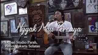 Slank - Nggak Mau Percaya @ Depan Studio Parah