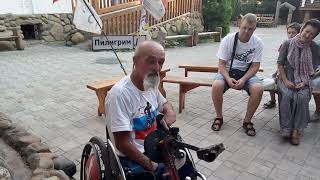 В Анапе велопутешественник-инвалид Алексей Костюченко встретился с прихожанами храма