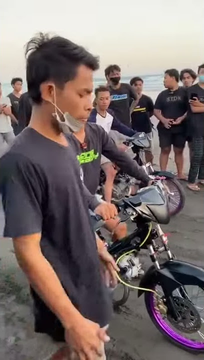 BALAP PANTAI BALI.