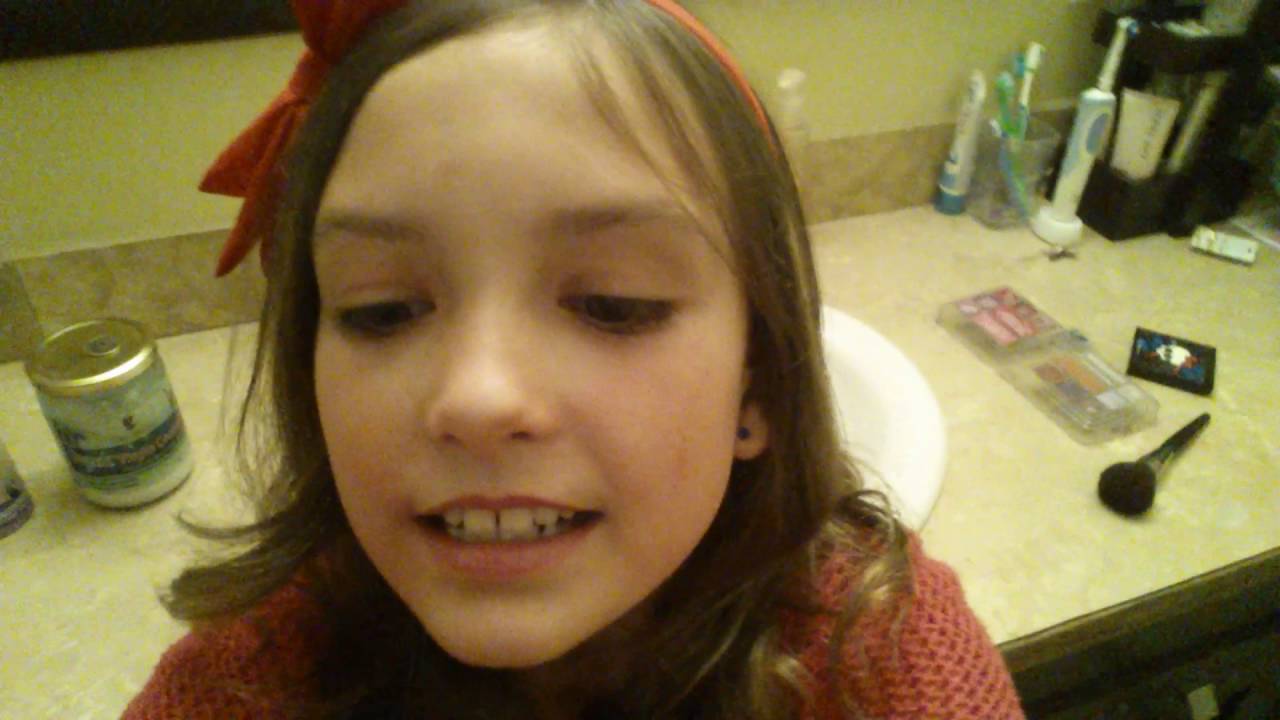 Things That Older Sisters Do That Younger Sisters hate! - YouTube