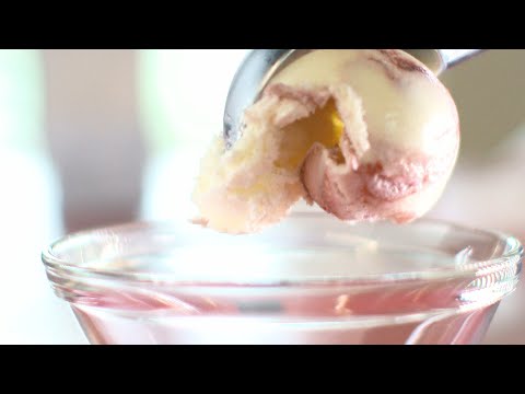 Vidéo: Y a-t-il plus de sucre dans la crème glacée ou le yogourt glacé ?