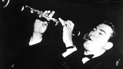Artie Shaw - A Table In A Corner