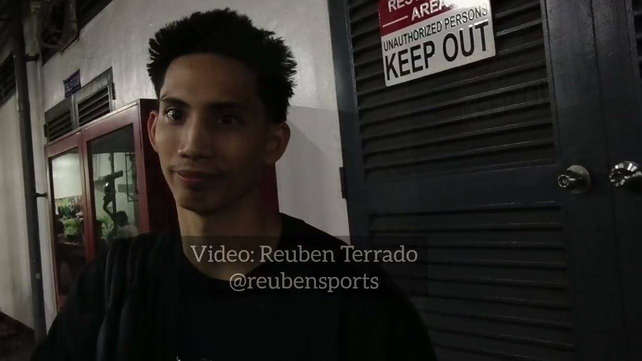 Алек Стоктон обсуждает дорогостоящий фол, совершенный против Джереми Грея в четвертьфинальном мат...