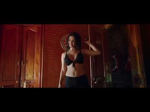 Sexy Sunny Leone seduction scene from movie jackpot