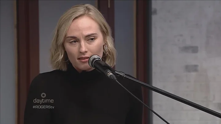 Alexandra Sullivan performs Gone With The Night