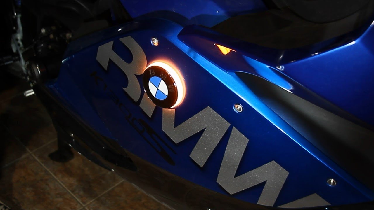 Bmw радужный логотип