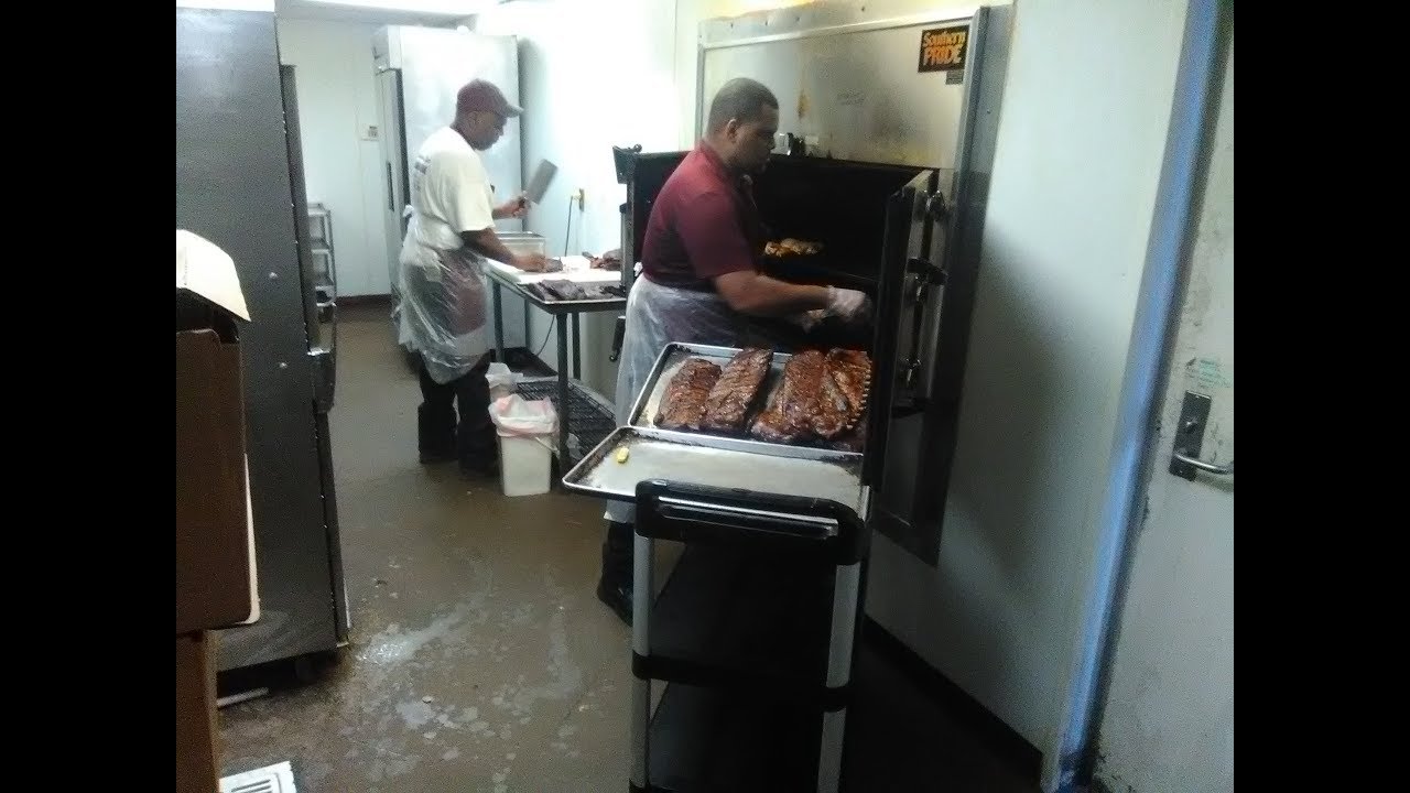 BBQ Oklahoma StyleOkies Eat BBQ in Tulsa Oklahoma (2018) YouTube