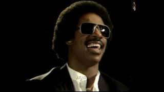 1982 Ebony and Ivory -  Paul McCartney & Stevie Wonder (Lyrics)