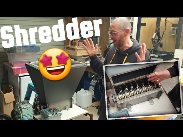 Building a Hand Cranked Shredder for Recycling Plastics — CNC Kitchen