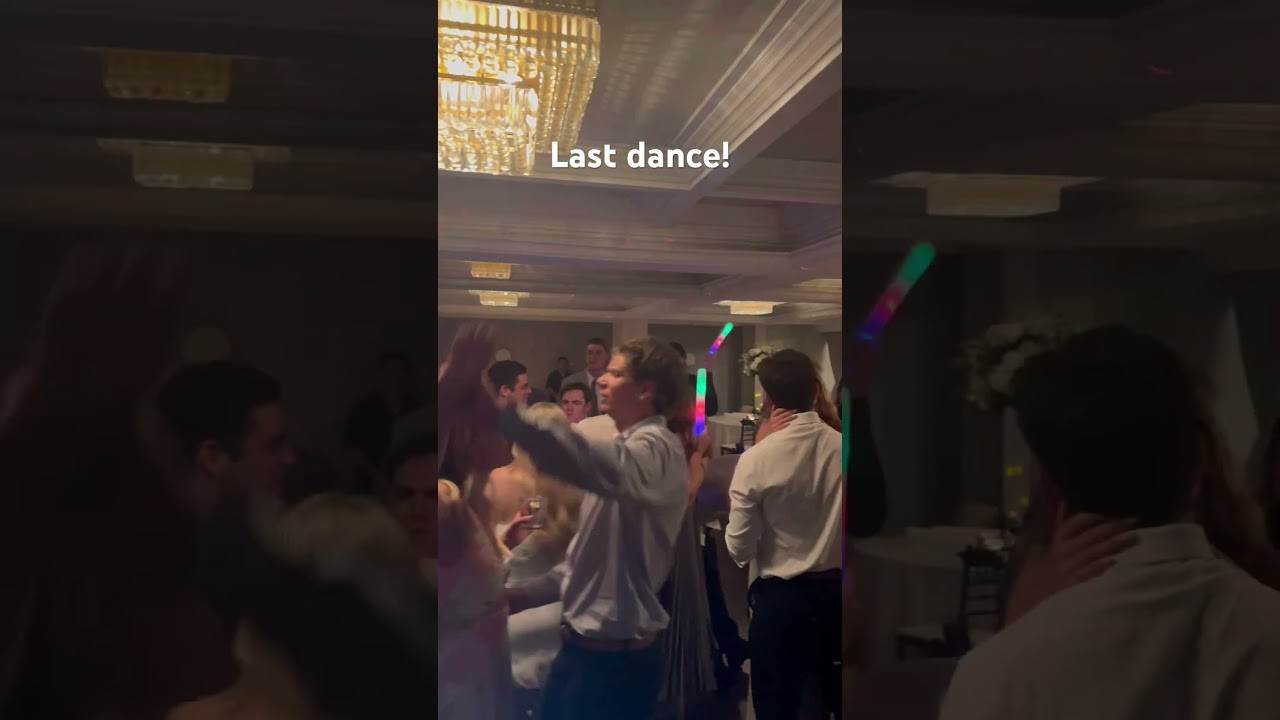 This was a fun moment for a La Jolla wedding’s last dance! 