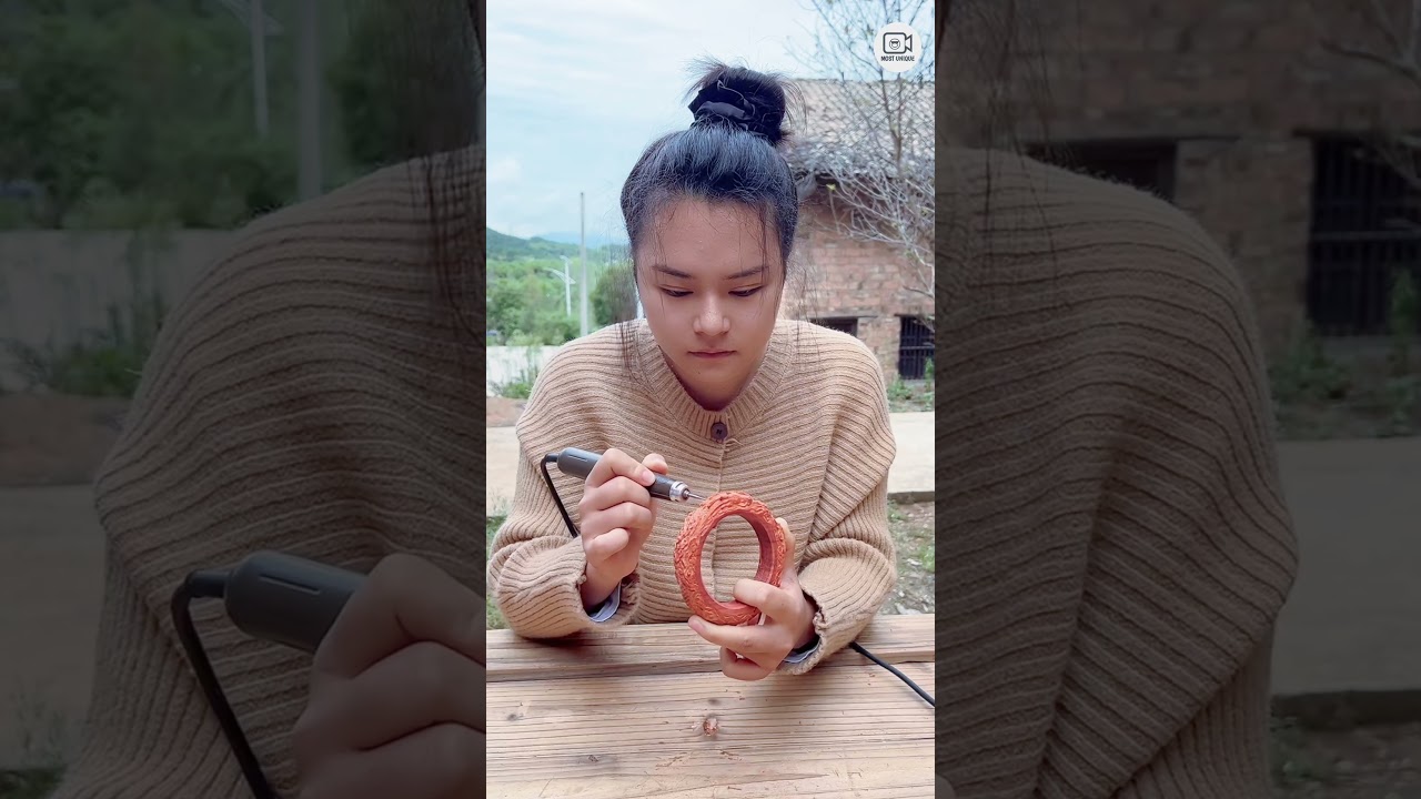 হাত দিয়ে কত সুন্দর ডিজাইন 