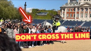 Mounted Police Officer React instantly when a Tourist Cross the Rope #changingoftheguard #kingsguard