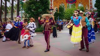 The Magic Plaza de la Familia with Coco: Disney's Most Heartwarming Cultural Experience! by Gift The Magic 498 views 8 months ago 11 minutes, 42 seconds