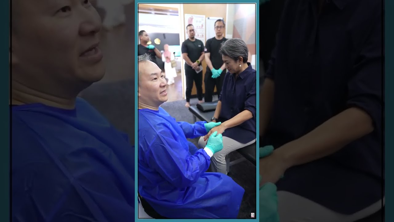 Lady got Serious trigger finger problem